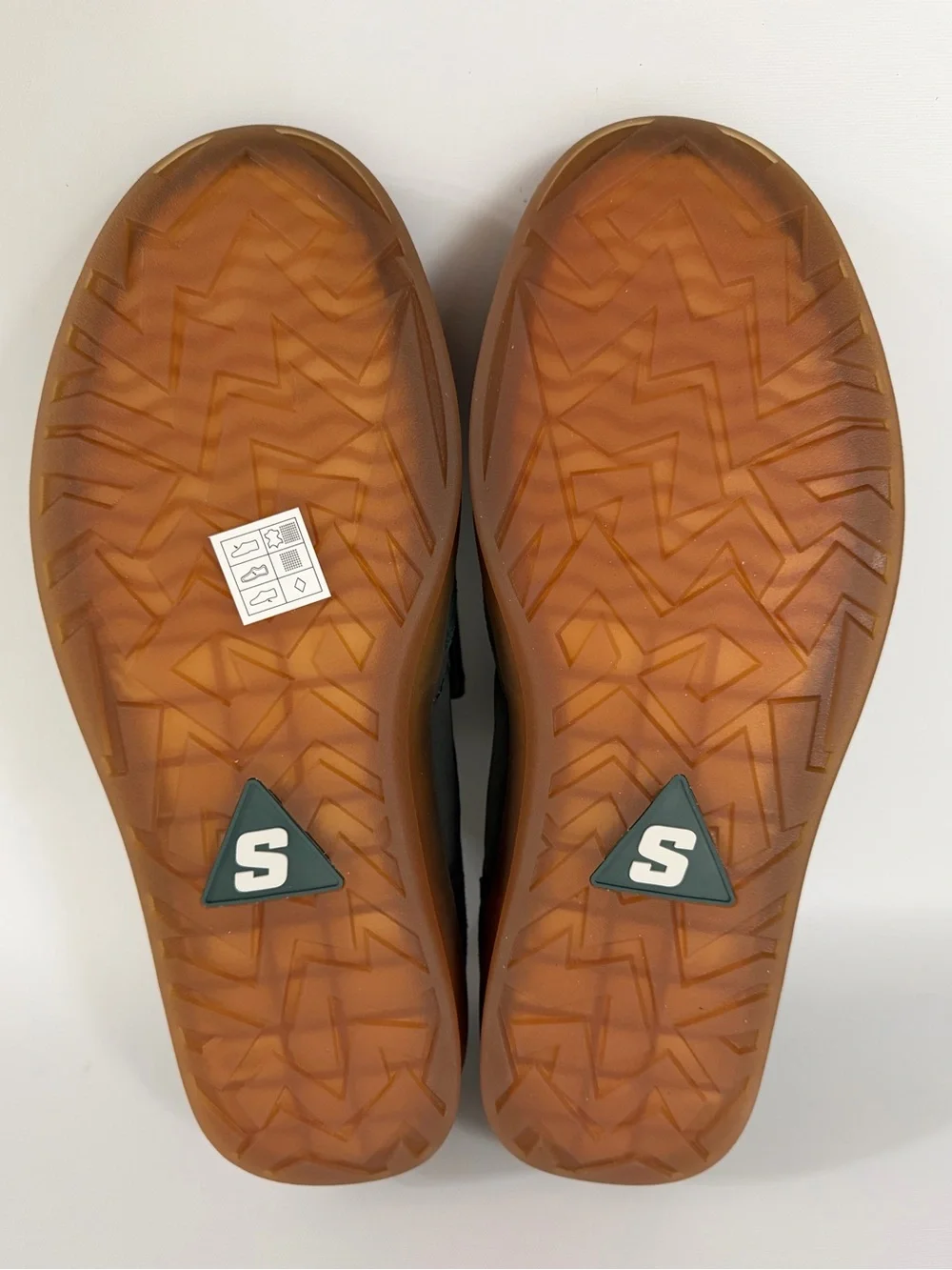 Skechers Streetwear Men’s Size 12 Green Leather Sneakers Air-Cooled Memory Foam